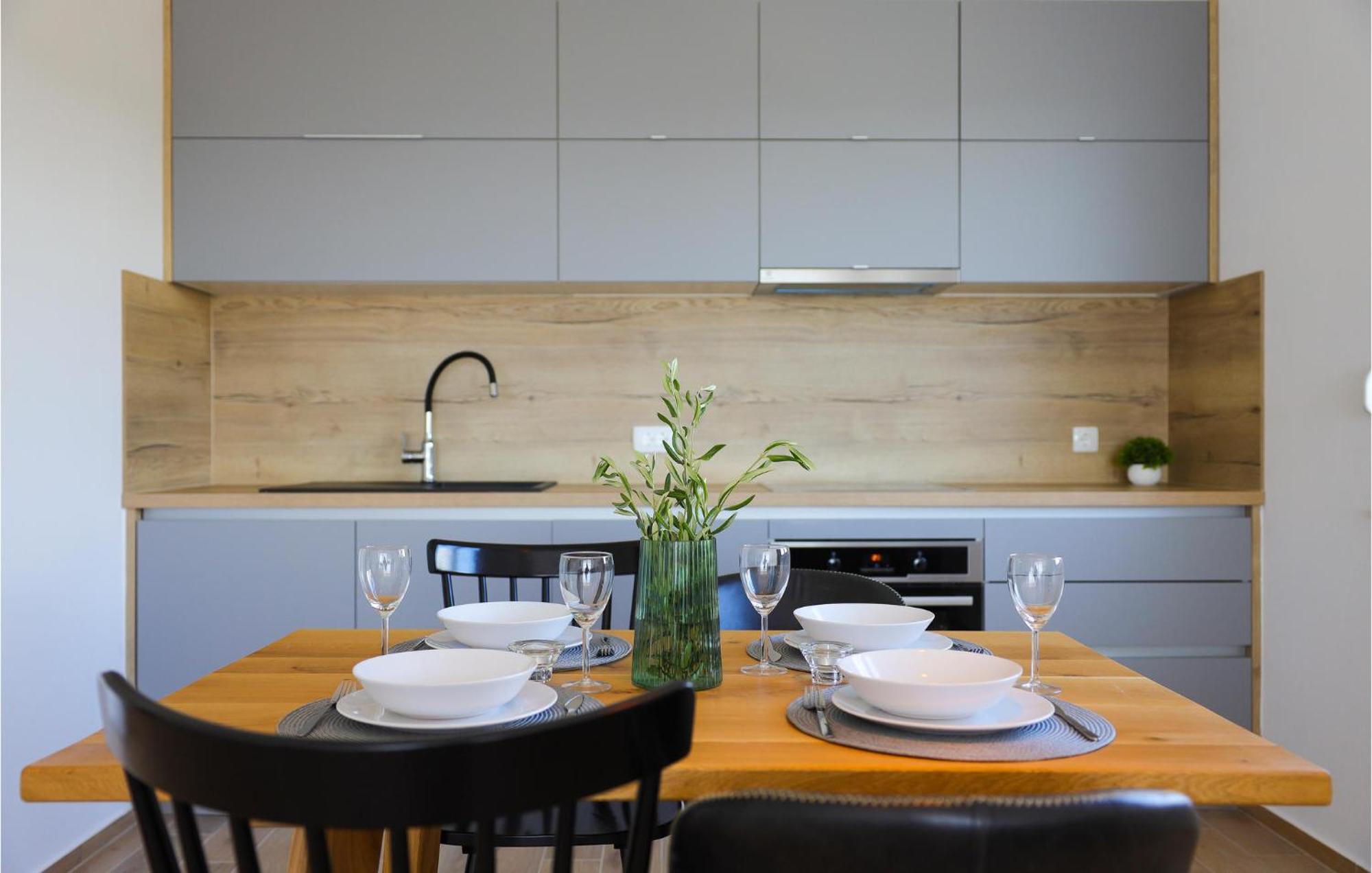 Stunning Home In Vrsi With Kitchen Екстер'єр фото