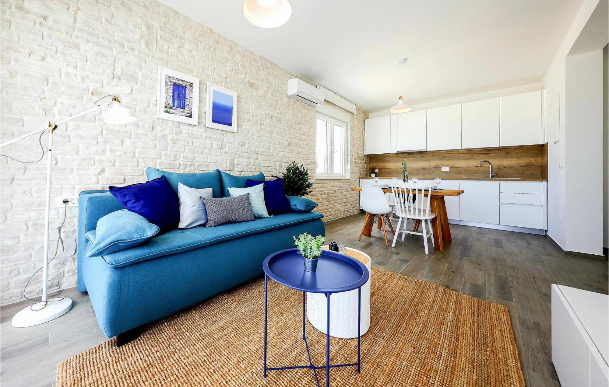 Stunning Home In Vrsi With Kitchen Екстер'єр фото