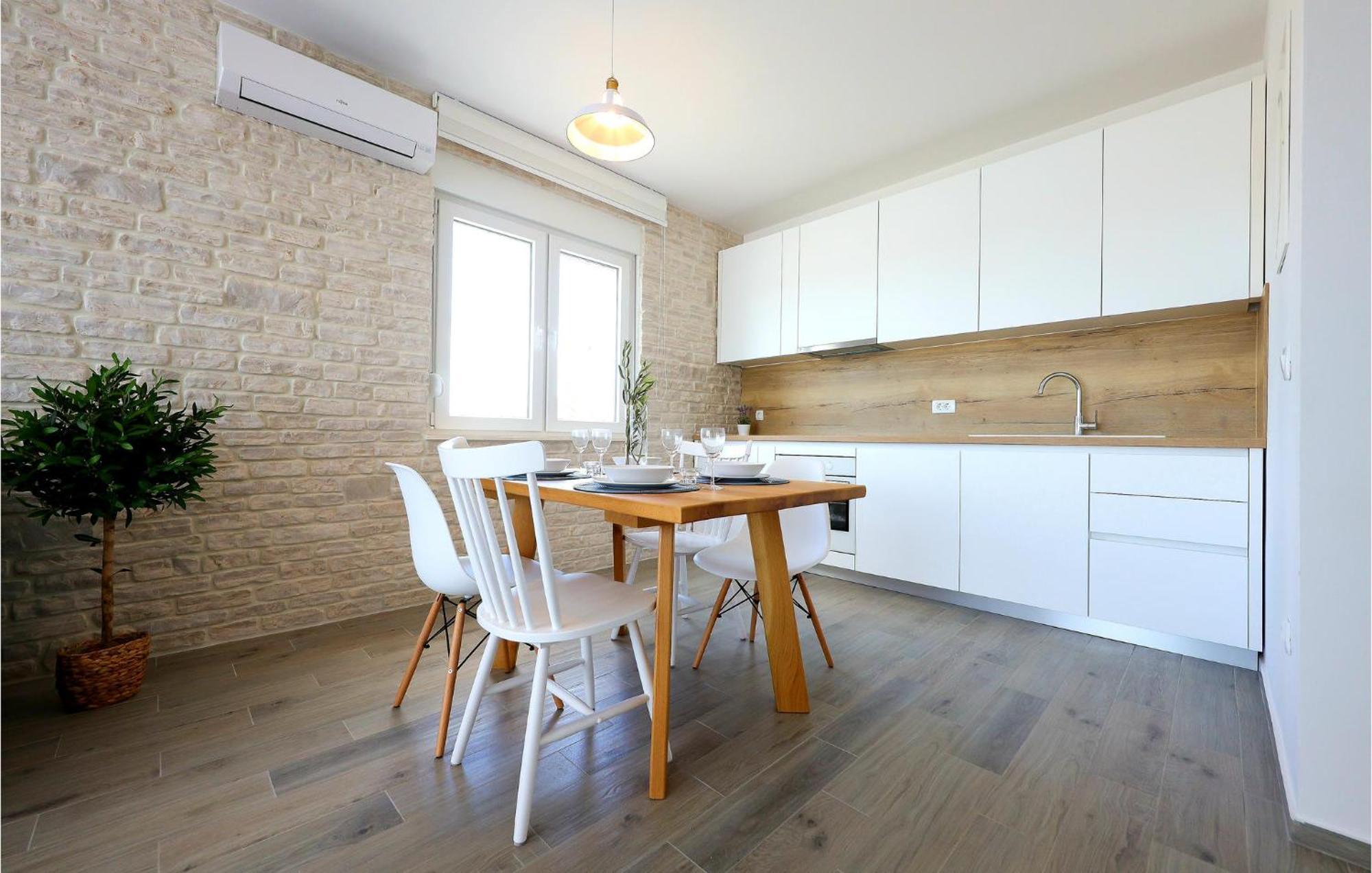 Stunning Home In Vrsi With Kitchen Екстер'єр фото