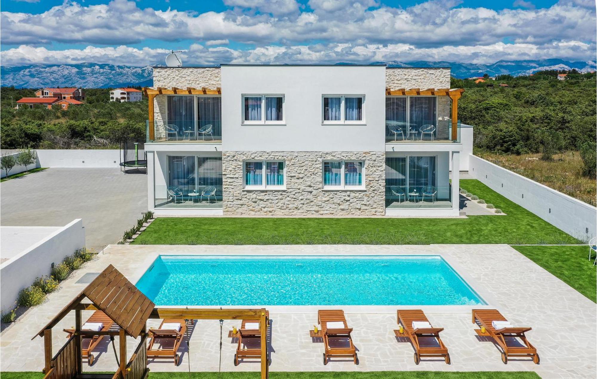 Stunning Home In Vrsi With Kitchen Екстер'єр фото