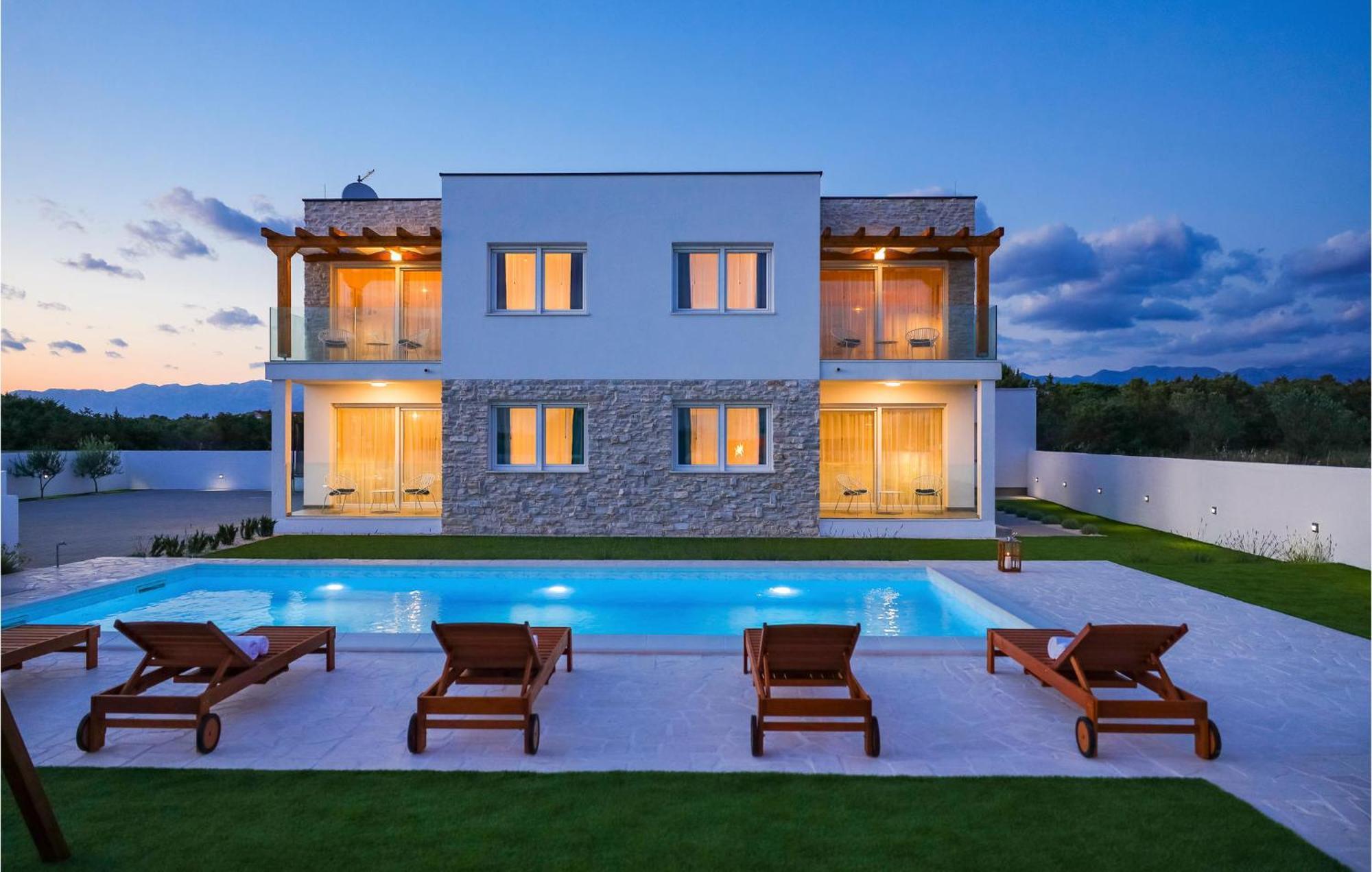Stunning Home In Vrsi With Kitchen Екстер'єр фото